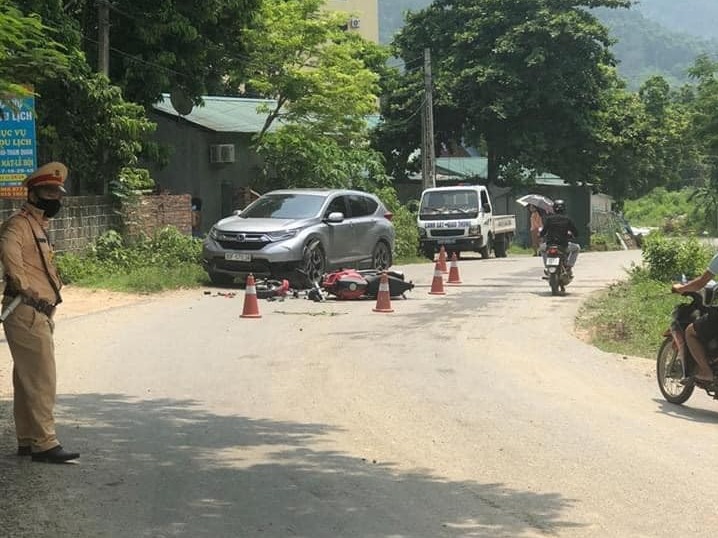 Lực lượng CSGT đã có mặt tại hiện trường Lực lượng CSGT đã có mặt tại hiện trường