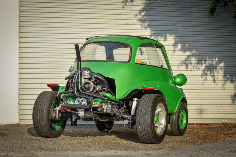Phía sau của chiếc BMW Isetta 1957 độ hệ truyền động Volkswagen Phía sau của chiếc BMW Isetta 1957 độ hệ truyền động Volkswagen