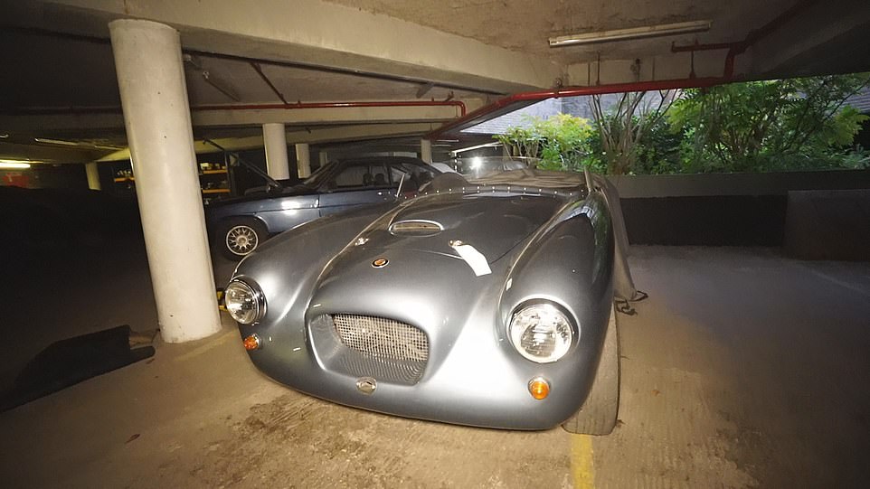 Chiếc Bristol 409 Bullet Speedster đời 1964