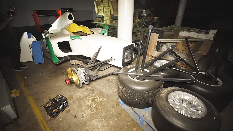 Mô hình xe đua URT A1GP Open Wheeled Motorsport Series