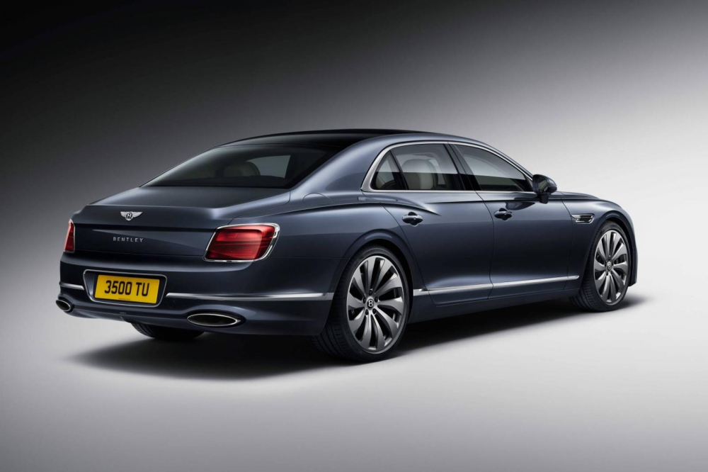 Bentley Flying Spur 2020 nhìn từ phía sau