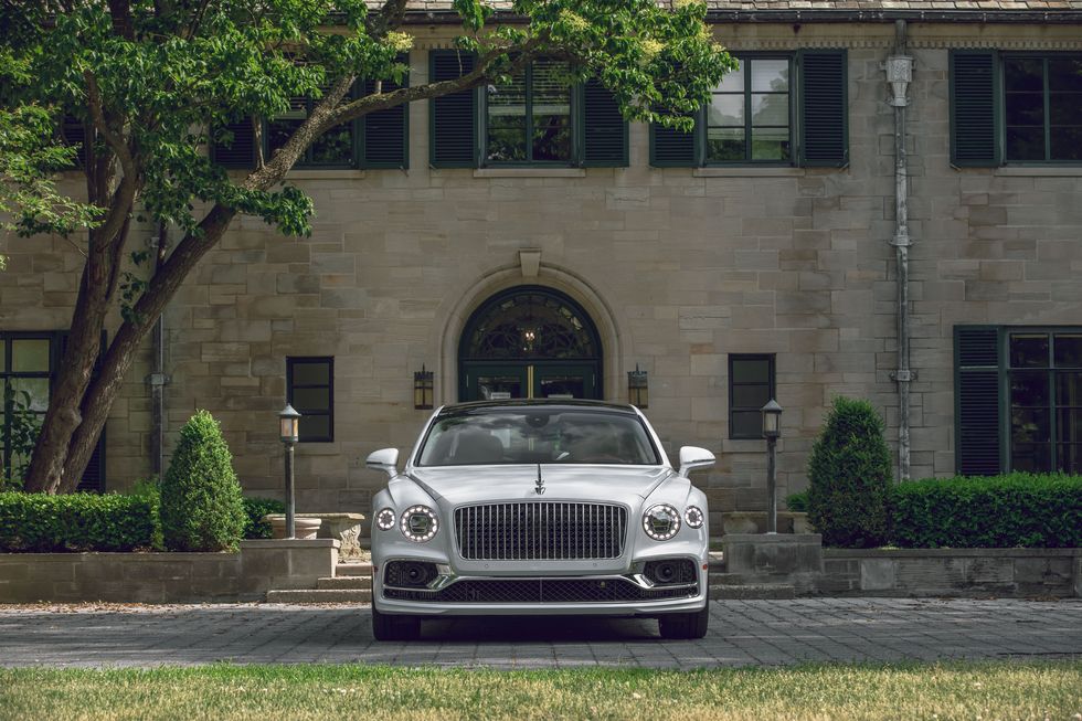 Giá xe Bentley Flying Spur mới nhất tại Việt Nam