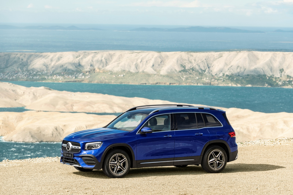Mercedes-Benz GLB 200 4Matic 2020 là mẫu SUV 7 chỗ đầu tiên của hãng xe Đức tại Việt Nam