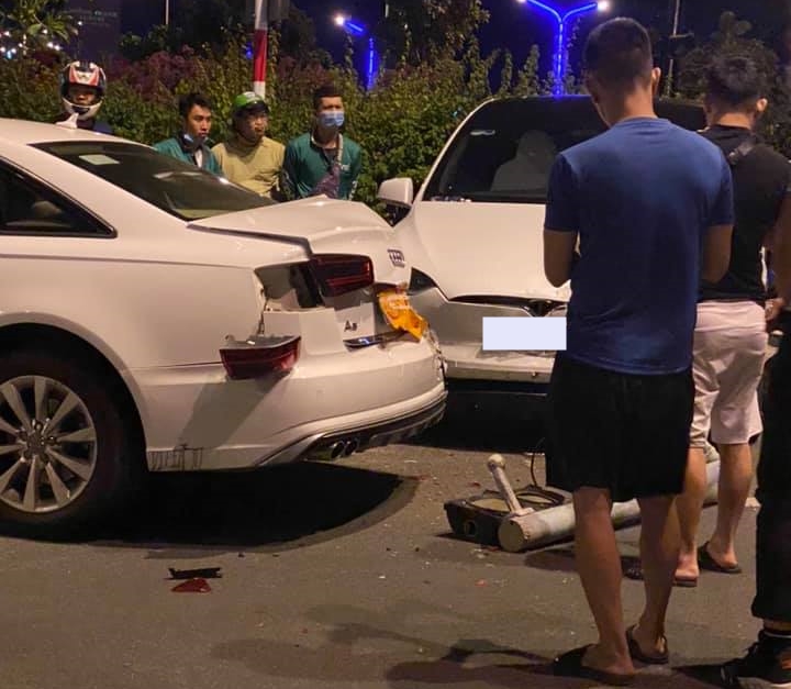 Nhìn thiệt hại của xe Audi A6 và Tesla Model X khiến không ít cư dân mạng khen độ cứng của chiếc SUV điện