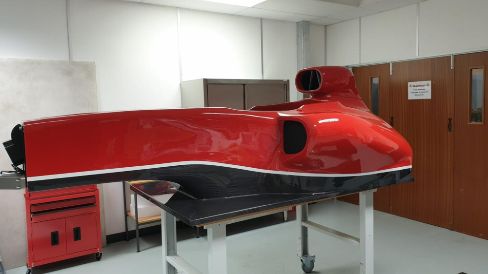 Gi&aacute; b&aacute;n lẻ của&nbsp;Cranfield F1 Simulator l&agrave;&nbsp;153,548 USD