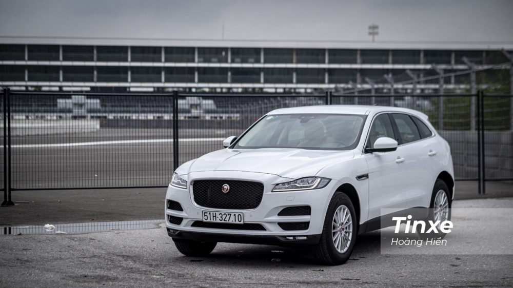 Jaguar F-Pace - Chiếc SUV thể thao hạng sang đến từ Anh Quốc. Jaguar F-Pace - Chiếc SUV thể thao hạng sang đến từ Anh Quốc.