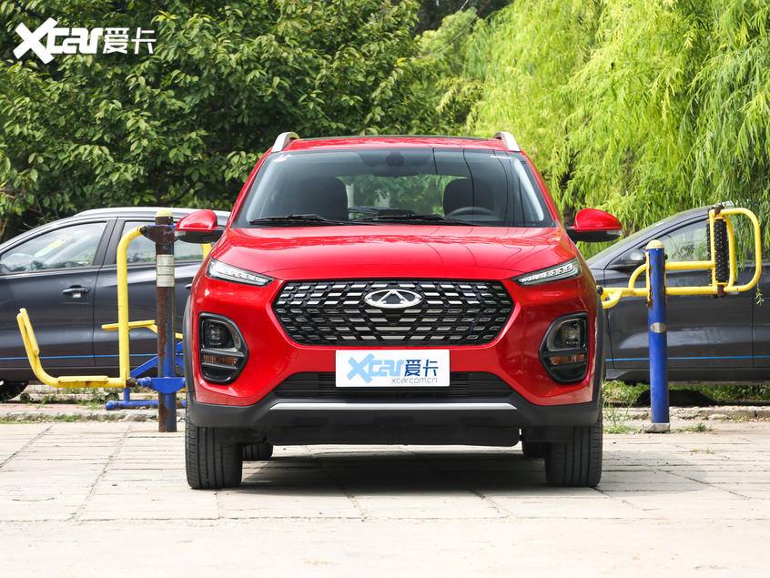 Trực diện đầu xe&nbsp;Chery Tiggo 3x Plus cho thấy hai dải đ&egrave;n LED rất mỏng ở tr&ecirc;n