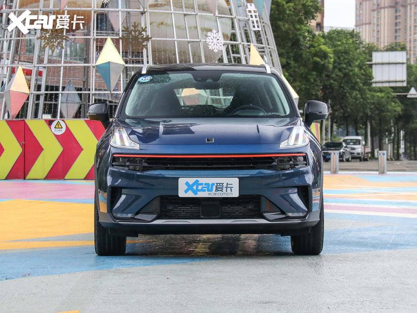 Trực diện đầu xe&nbsp;Lynk & Co 06