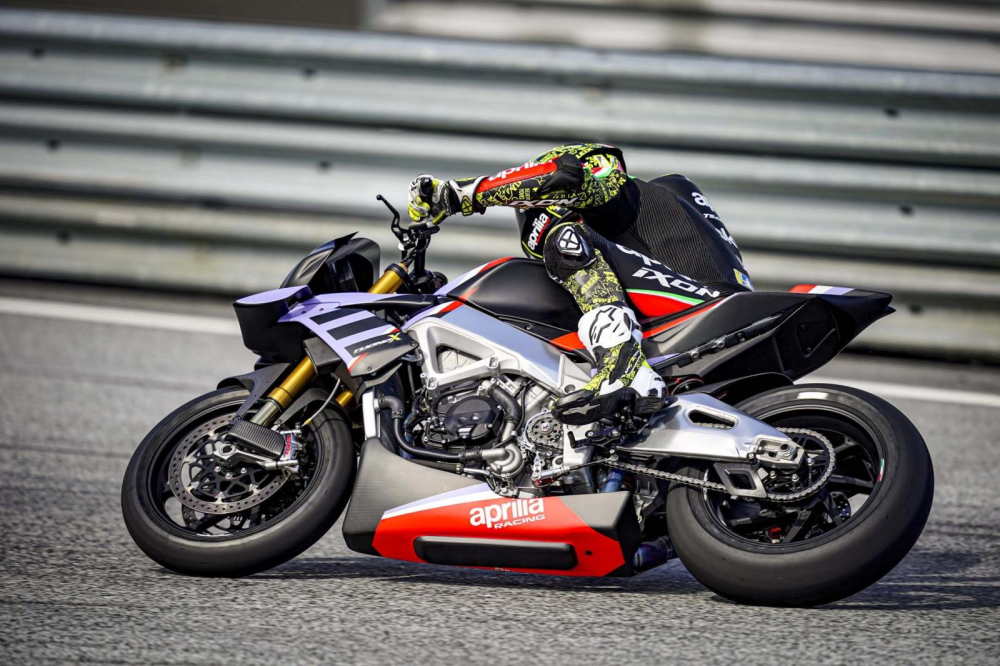 Aprilia Tuono V4 X sở hữu động cơ v&ocirc; c&ugrave;ng mạnh mẽ