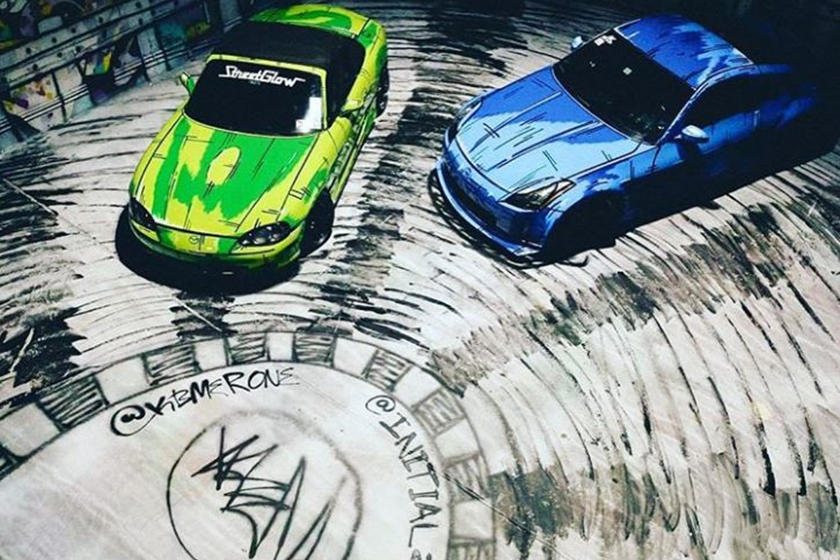 Hai chiếc Mazda MX-5 Miata v&agrave; Nissan 350Z được sơn bởi&nbsp;Monteiro