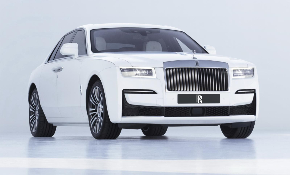Cận cảnh thiết kế đầu xe mới của Rolls-Royce Ghost 2021