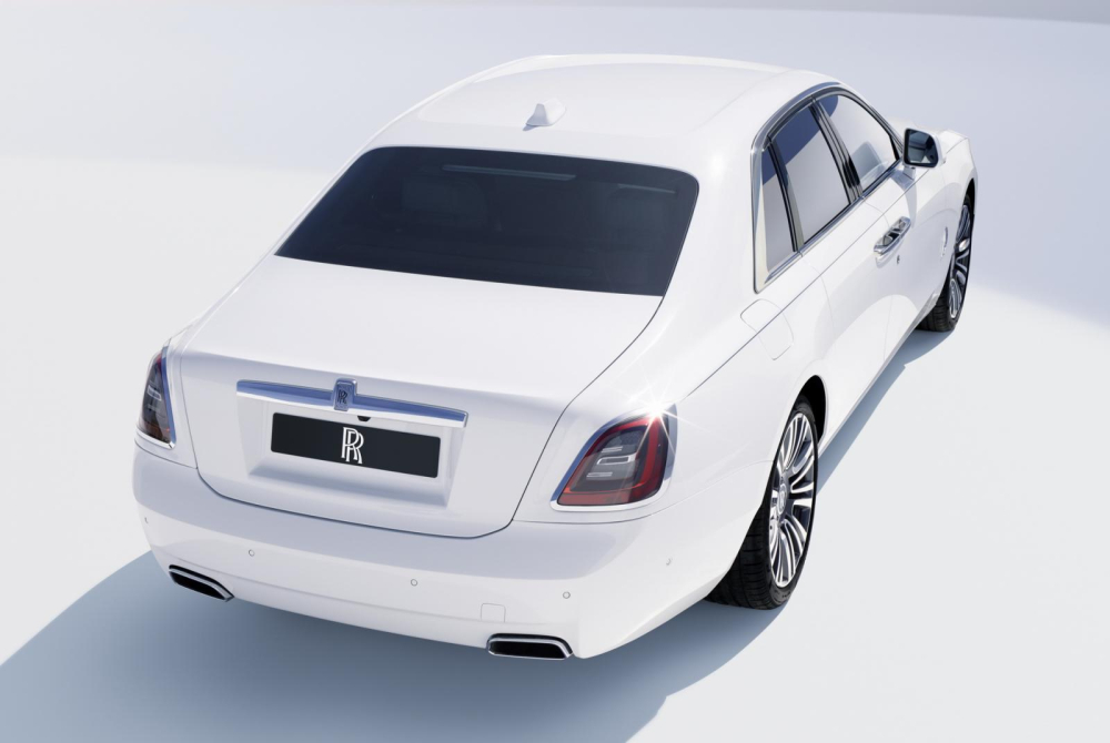 Rolls-Royce Ghost 2021 được trang bị hệ thống treo kh&ocirc;ng c&oacute; tr&ecirc;n bất kỳ mẫu xe n&agrave;o kh&aacute;c