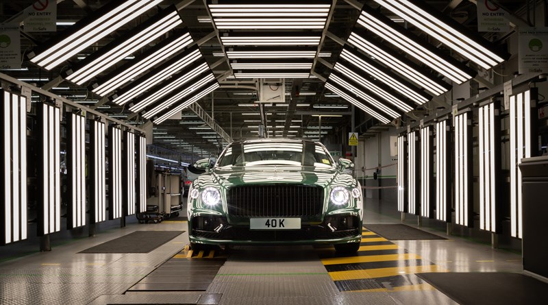 Chiếc xe Bentley Flying Spur thứ 40.000 rời khỏi nhà máy của hãng Bentley