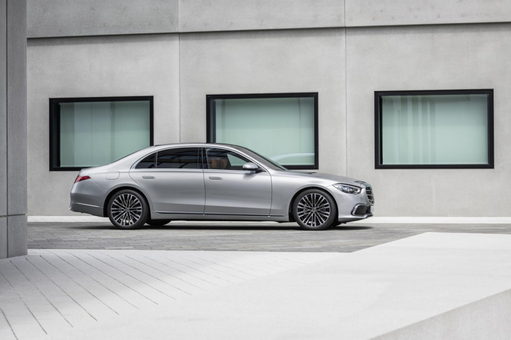 Mercedes-Benz S-Class 2021 dài, rộng và cao hơn thế hệ cũ Mercedes-Benz S-Class 2021 dài, rộng và cao hơn thế hệ cũ