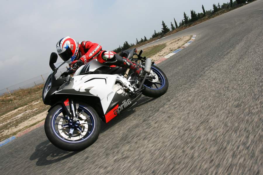 Sport bike Aprilia RS400 có thể được ra mắt trong tương lai