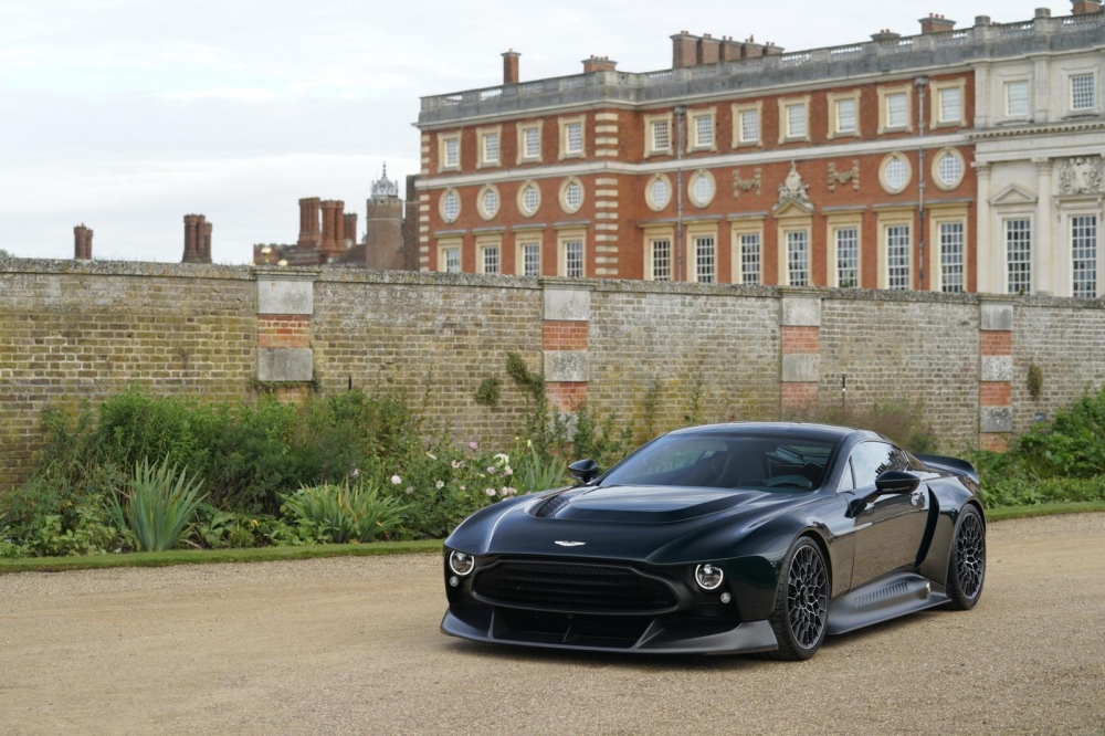Aston Martin Victor ra mắt vào đúng dịp kỷ niệm 70 trình làng của dòng xe Vantage Aston Martin Victor ra mắt vào đúng dịp kỷ niệm 70 trình làng của dòng xe Vantage