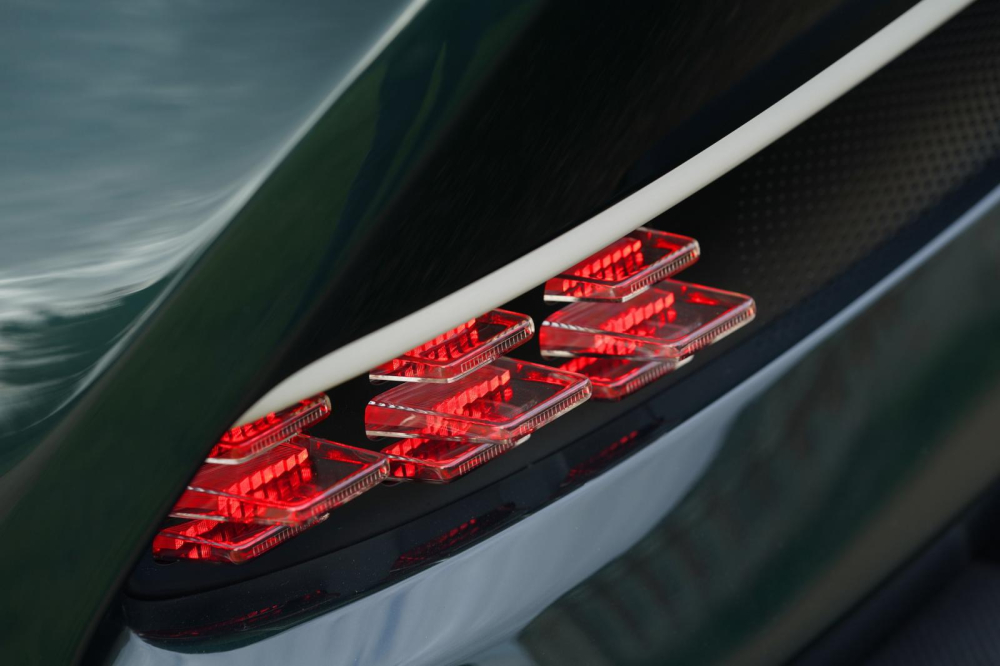 Đèn hậu của Aston Martin Victor Đèn hậu của Aston Martin Victor