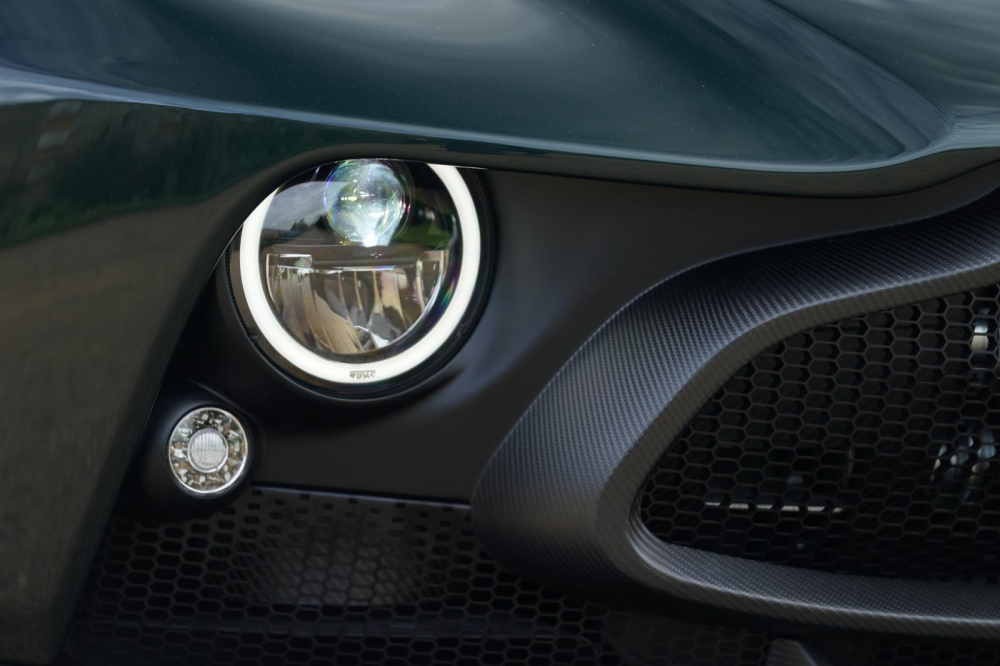 Đèn pha của Aston Martin Victor Đèn pha của Aston Martin Victor