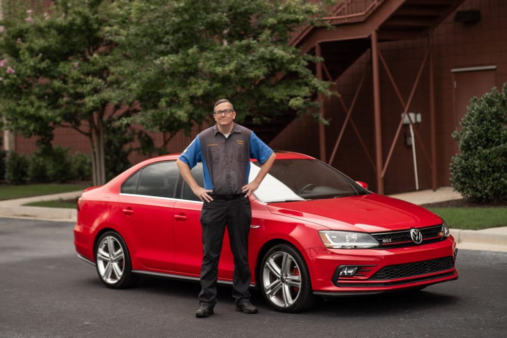 Ch&acirc;n dung &ocirc;ng Bryant - fan cứng của xe Volkswagen