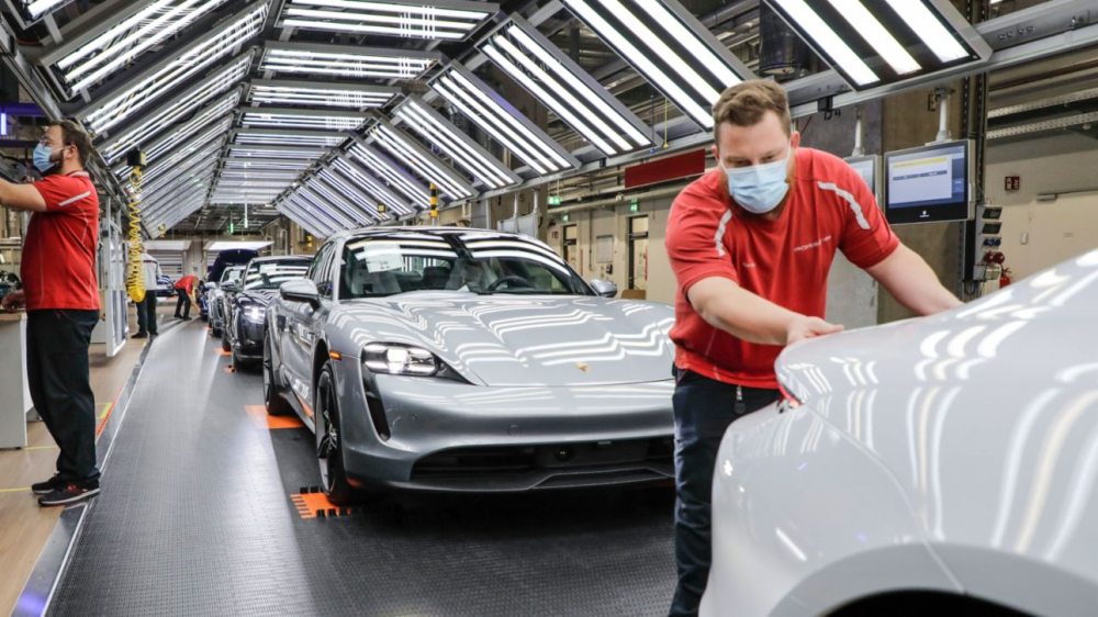 Porsche phải mượn nhân viên của Audi sang sản xuất Taycan