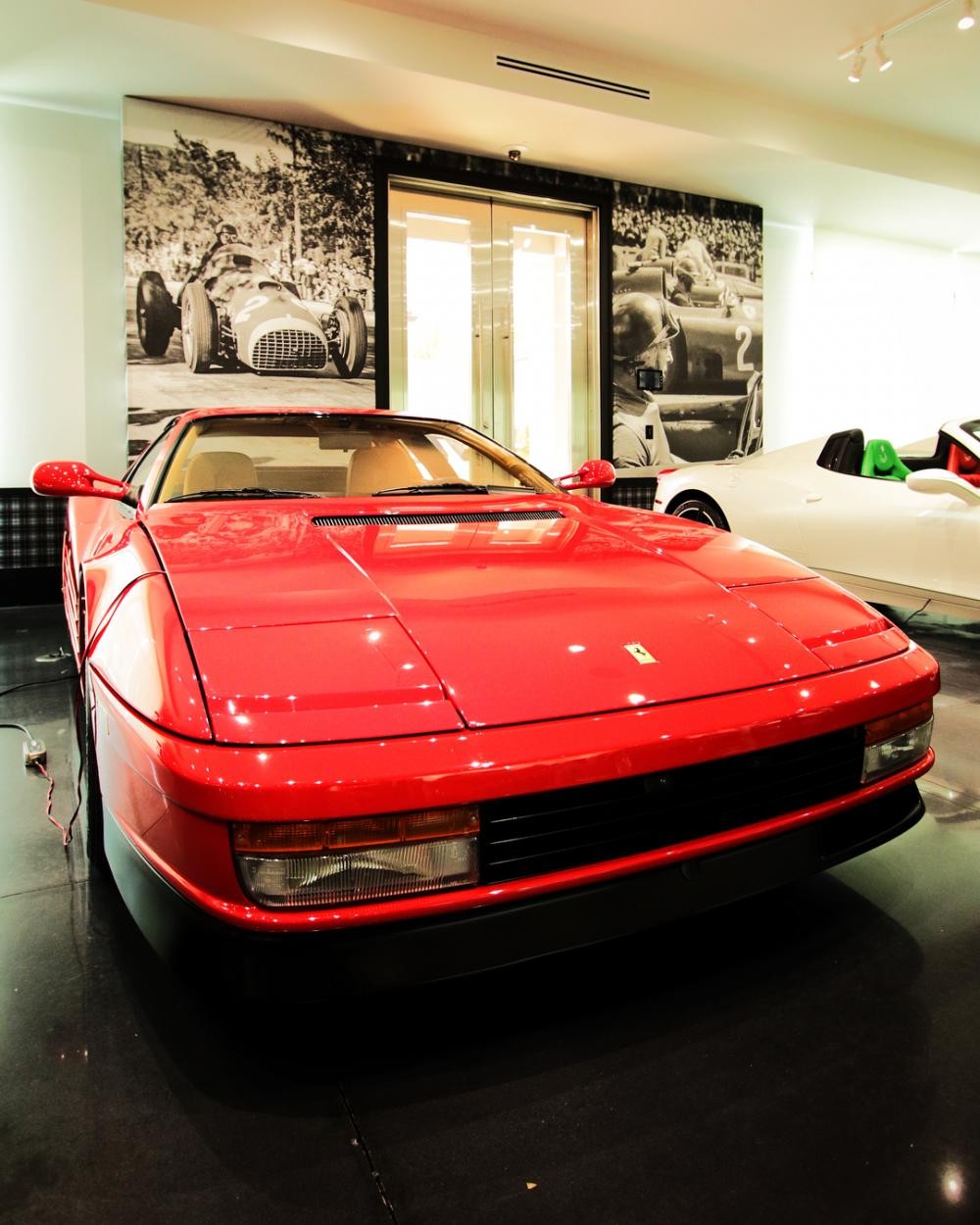 Và Ferrari Testarossa
