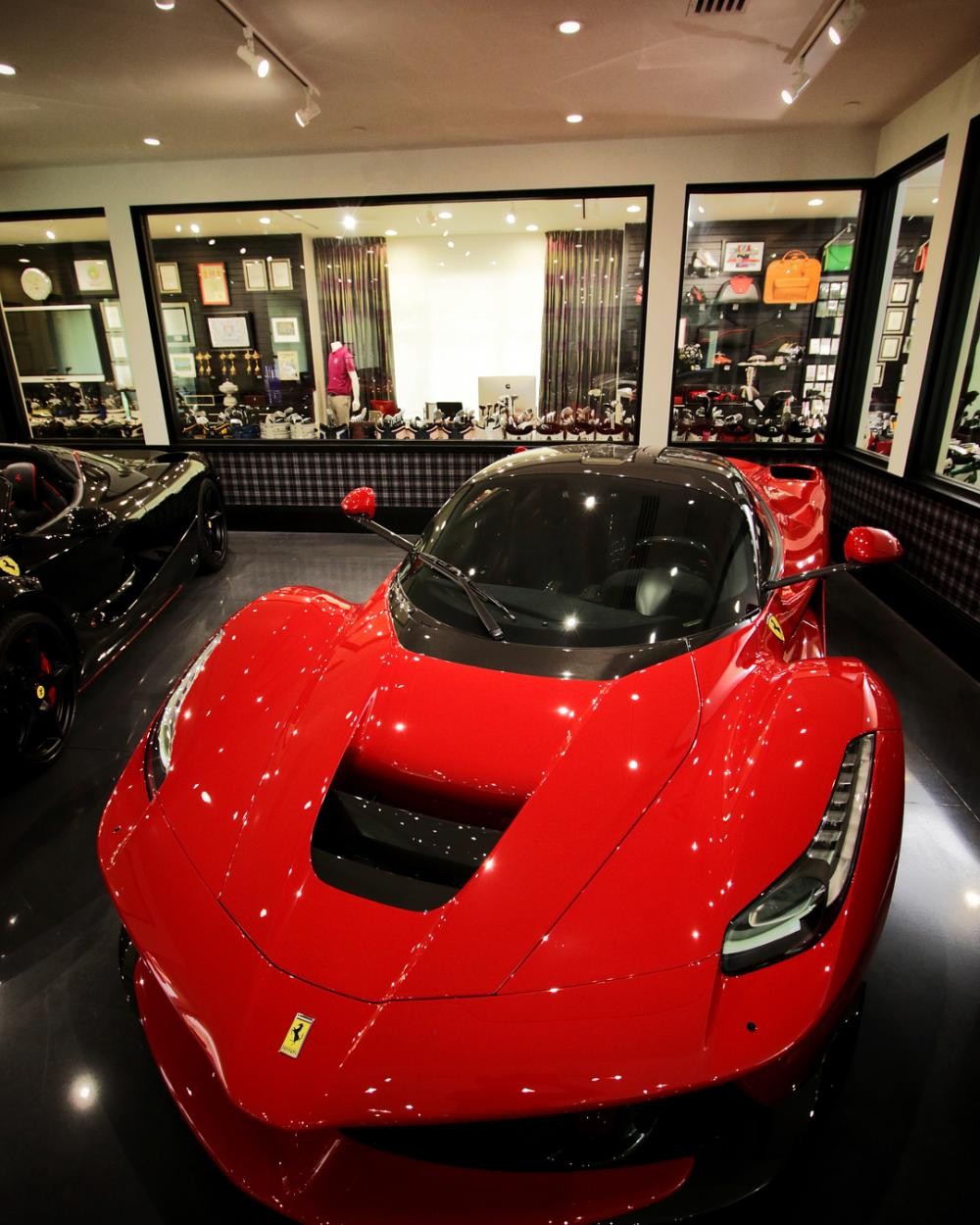 Còn đây là mẫu xe Ferrari LaFerrari Coupe