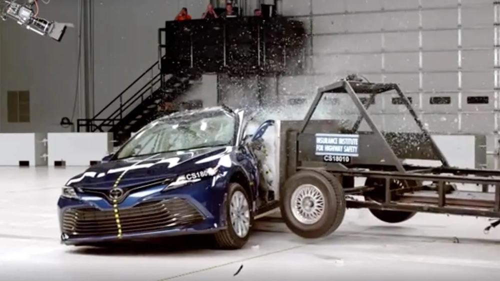 Do ngân sách có hạn nên NHTSA và IIHS thường không chọn xe sang để thử nghiệm an toàn