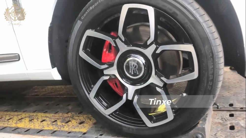 Xe có tuỳ chọn mâm cao cấp nhất trên phiên bản Rolls-Royce Cullinan Black Badge