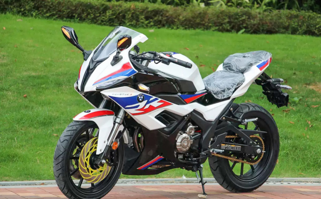 Xe mô tô S450RR nhái ngoại hình BMW S1000RR Xe mô tô S450RR nhái ngoại hình BMW S1000RR