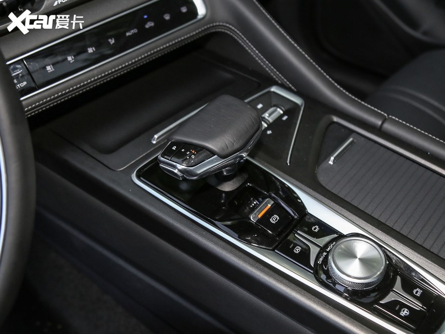 Cận cảnh cụm điều khiển trung t&acirc;m của&nbsp;Changan CS75 Plus