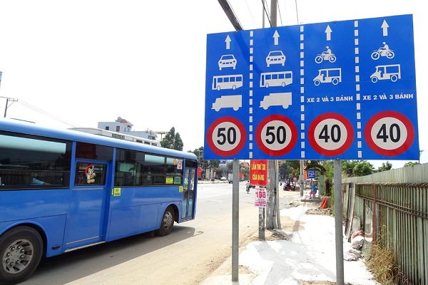 Biển báo số P.127 - Cảnh báo tốc độ tối đa cho phép. Biển báo số P.127 - Cảnh báo tốc độ tối đa cho phép.