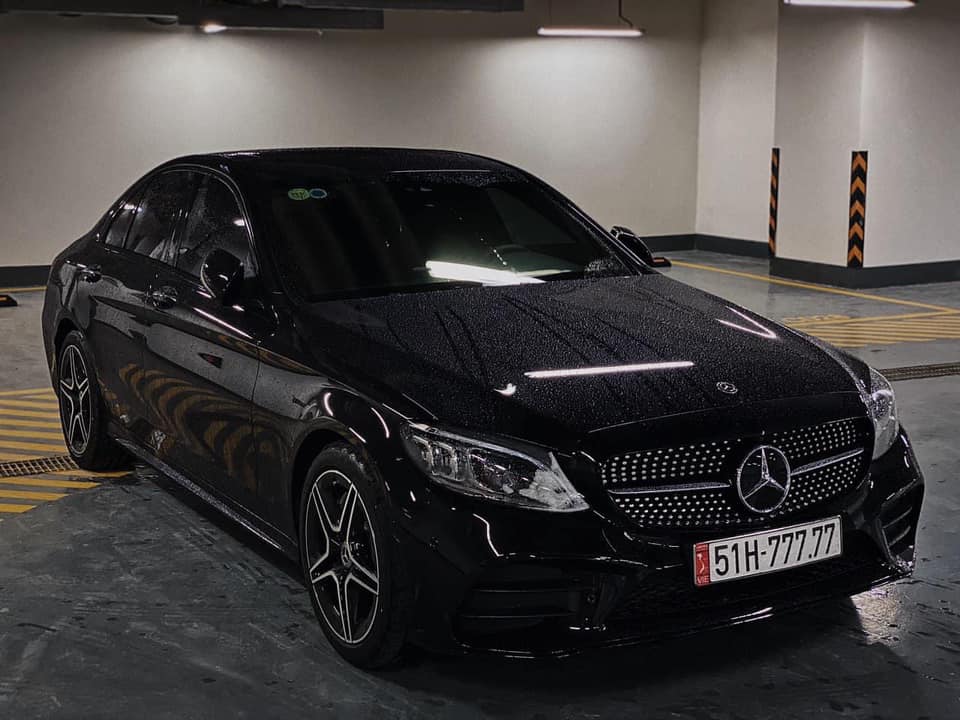 Do chủ xe bấm được biển số ngũ quý 7 nên đã giúp giá trị chiếc xe Mercedes-Benz C300 AMG này tăng gấp 2,5 lần Do chủ xe bấm được biển số ngũ quý 7 nên đã giúp giá trị chiếc xe Mercedes-Benz C300 AMG này tăng gấp 2,5 lần