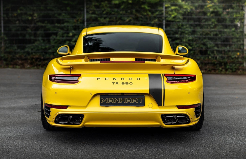 Nhìn thẳng đuôi xe Porsche 911 Turbo S Manhart TR 850