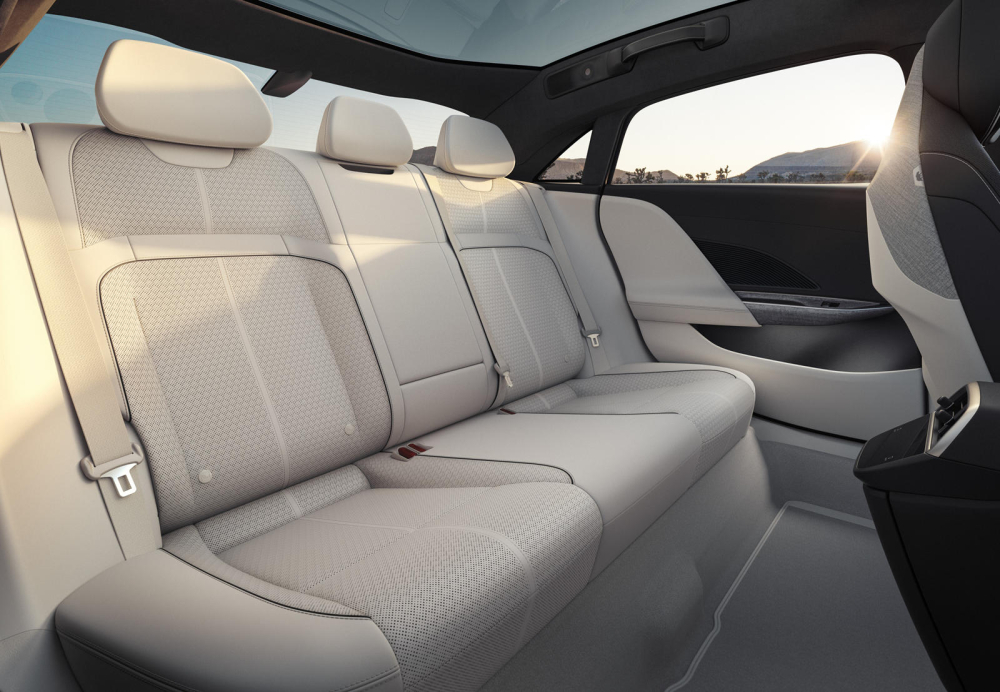 H&agrave;ng ghế ph&iacute;a sau&nbsp;của Lucid Air