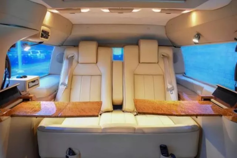Bàn gấp của chiếc Ford Excursion