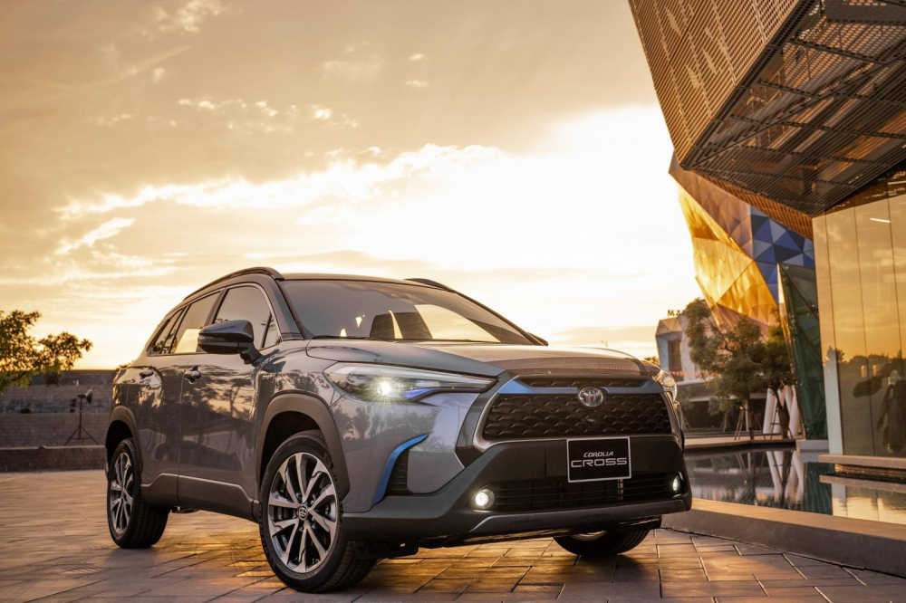 Ra mắt từ đầu th&aacute;ng 8 nhưng Toyota Corolla Cross chưa thực sự b&ugrave;ng nổ như mong đợi
