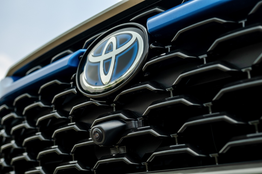 Toyota Corolla Cross 2020 từng bị “bán bia kèm lạc” tới 50 triệu đồng ngay sau khi ra mắt
