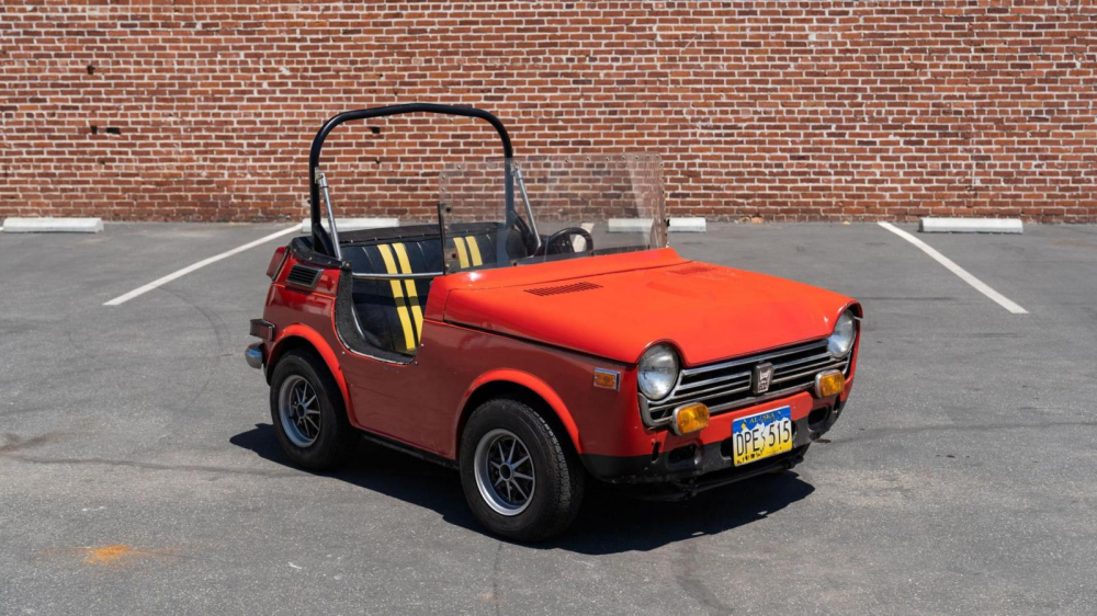 Ph&iacute;a trước của chiếc Honda N600 1972 t&iacute; hon