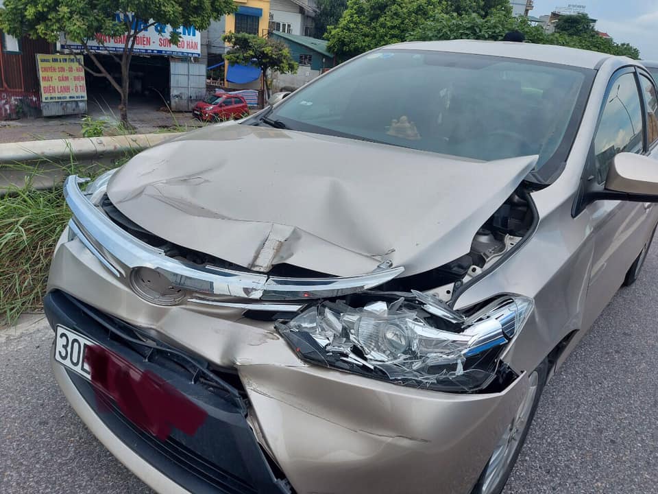 Chiếc Toyota Vios bị hỏng nặng nhất trong vụ tai nạn này