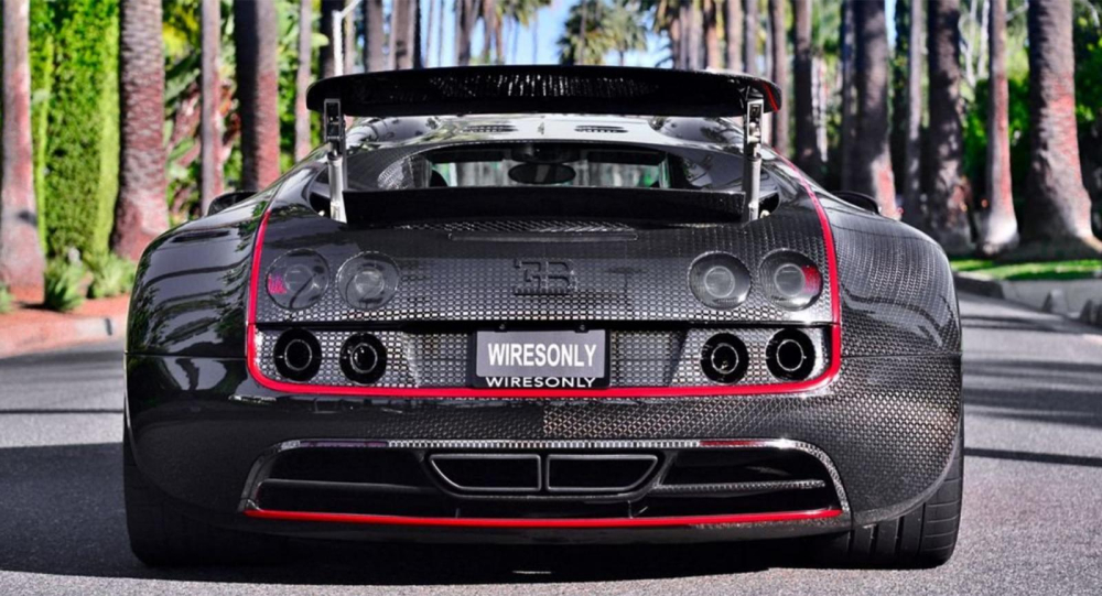 Để làm chủ nhân của chiếc Bugatti Veyron này khách hàng cần chi ra số tiền 28,8 tỷ đồng