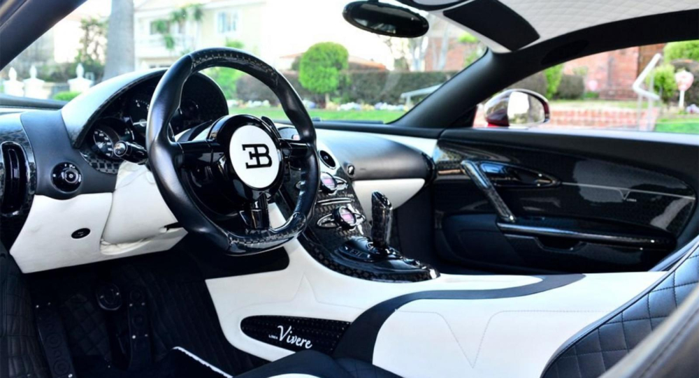 Nội thất chiếc Bugatti Veyron đời 2008 đã được sửa đổi bởi hãng độ Mansory