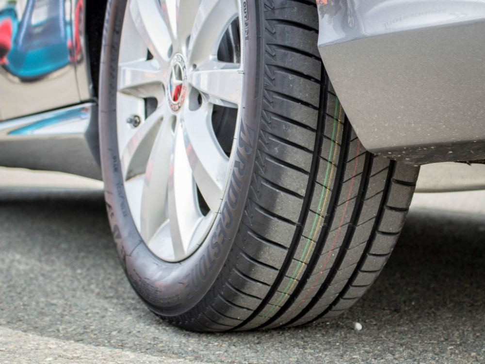 Lốp Brigestone Turanza được dùng cho phân khúc xe hạng sang. Lốp Brigestone Turanza được dùng cho phân khúc xe hạng sang.