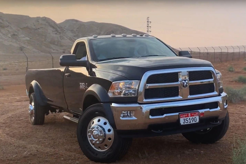 Ngo&agrave;i việc k&eacute;o d&agrave;i trục cơ sở để lắp vừa th&ugrave;ng xe mới, chiếc xe dường như kh&ocirc;ng thay đổi g&igrave; kh&aacute;c