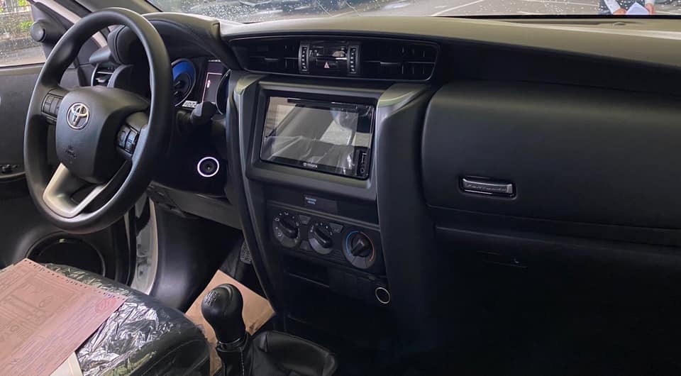 Tổng thể nội thất của Toyota Fortuner 2020 vẫn được giữ nguyên nhưng có thêm một số trang bị, tiện nghi mới Tổng thể nội thất của Toyota Fortuner 2020 vẫn được giữ nguyên nhưng có thêm một số trang bị, tiện nghi mới