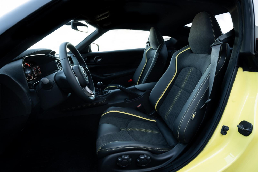 Nội thất của Nissan Z Proto được thiết kế với sự tư vấn từ các huyền thoại của làng đua xe Nội thất của Nissan Z Proto được thiết kế với sự tư vấn từ các huyền thoại của làng đua xe