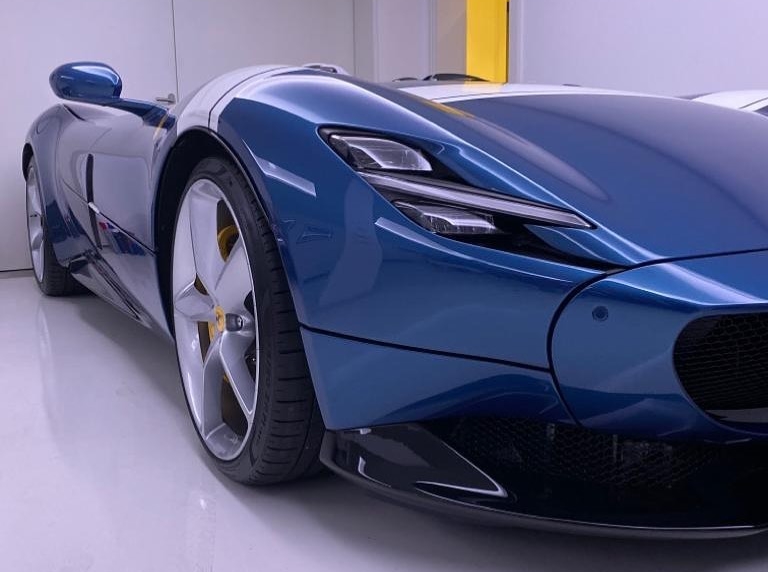 Chỉ có 499 chiếc xe Ferrari Monza SP1 được sản xuất trên thế giới Chỉ có 499 chiếc xe Ferrari Monza SP1 được sản xuất trên thế giới