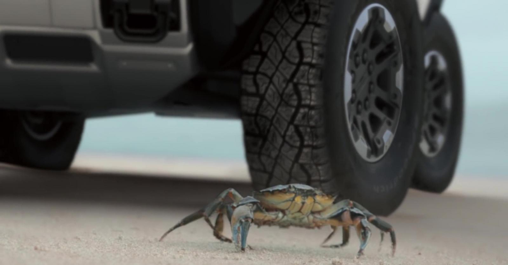 GMC Hummer EV có chế độ vận hành thú vị mang tên Crab Walk