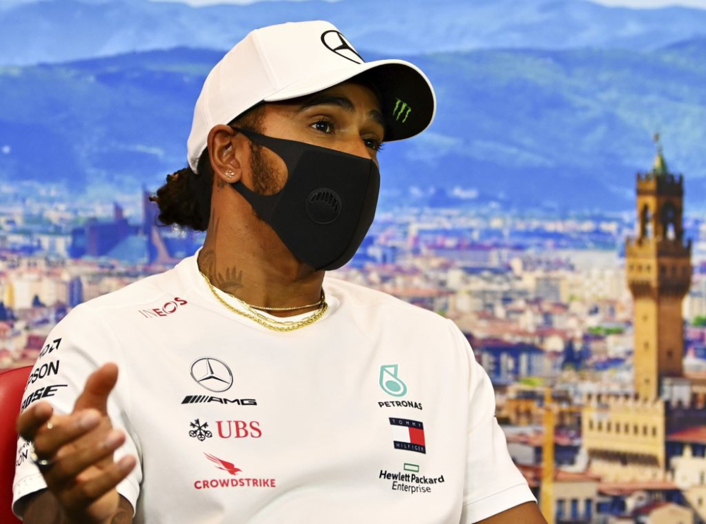 Lewis Hamilton tham gia buổi phỏng vấn Lewis Hamilton tham gia buổi phỏng vấn
