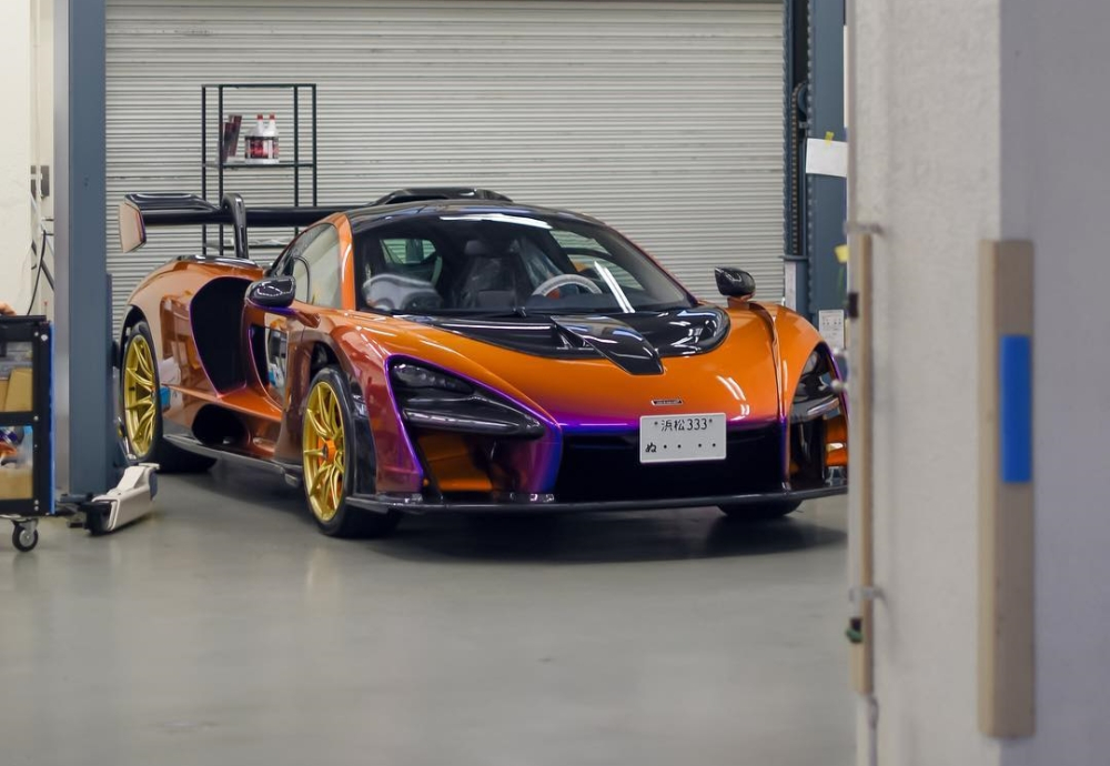 M&agrave;u sơn của xe nổi bật khi v&agrave;o trong nh&agrave;