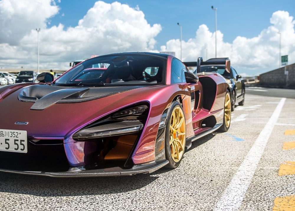 Chiếc McLaren Senna ở Nhật c&oacute; bộ m&acirc;m sơn m&agrave;u v&agrave;ng